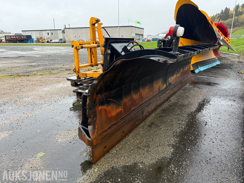Gradmeko Plog med Markeringslys, Paralellogram og Fjærbelastet slitestål - Kamyon: fotoğraf 2 Gradmeko Plog med Markeringslys, Paralellogram og Fjærbelastet slitestål - Kamyon: fotoğraf 2