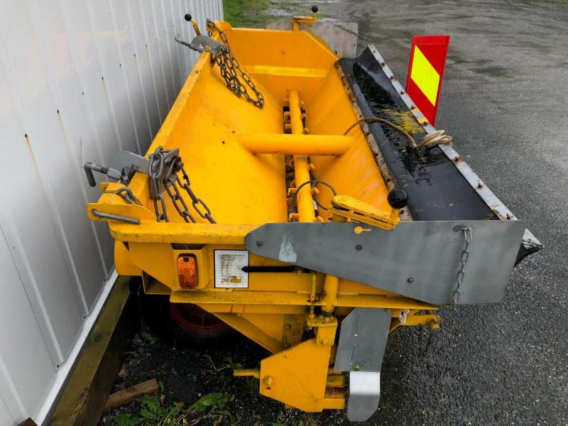 Sandspreder / Slepespreder Til å henge bak på lastebil - Kamyon: fotoğraf 1 Sandspreder / Slepespreder Til å henge bak på lastebil - Kamyon: fotoğraf 1