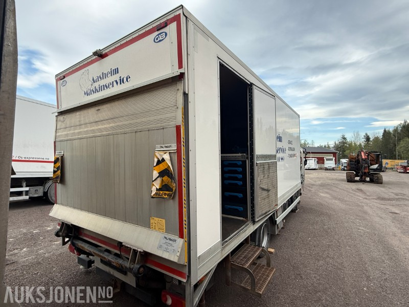 Serviceskap med Kran, baklem, verktøyskap, kompressor og lys - Kamyon: fotoğraf 2 Serviceskap med Kran, baklem, verktøyskap, kompressor og lys - Kamyon: fotoğraf 2