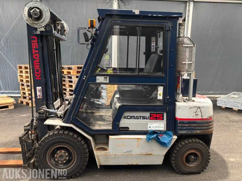 1993 Komatsu FD25T-11E dieseltruck - Malzeme taşıma ekipmanı: fotoğraf 2 1993 Komatsu FD25T-11E dieseltruck - Malzeme taşıma ekipmanı: fotoğraf 2