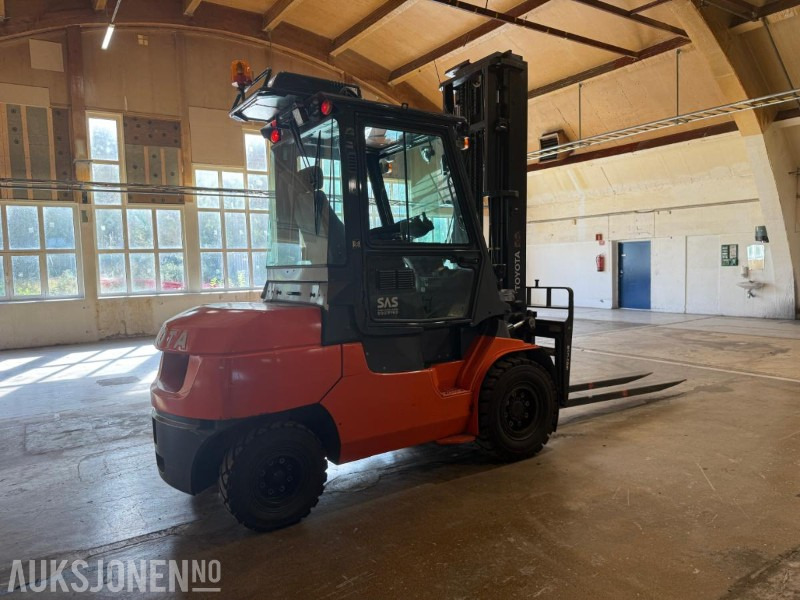2012 Toyota 42-7FDA50 gaffeltruck- 1506 timer - årskontrollert og godkjent. - Malzeme taşıma ekipmanı: fotoğraf 5 2012 Toyota 42-7FDA50 gaffeltruck- 1506 timer - årskontrollert og godkjent. - Malzeme taşıma ekipmanı: fotoğraf 5