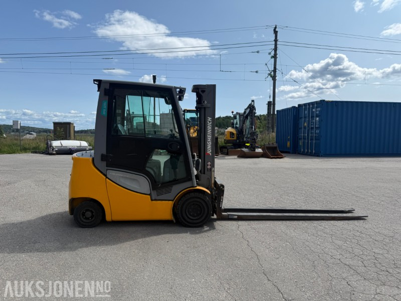 2017 Jungheinrich DFG 320S dieseldrevet motvektstruck med gaffelforlengere - Malzeme taşıma ekipmanı: fotoğraf 2 2017 Jungheinrich DFG 320S dieseldrevet motvektstruck med gaffelforlengere - Malzeme taşıma ekipmanı: fotoğraf 2