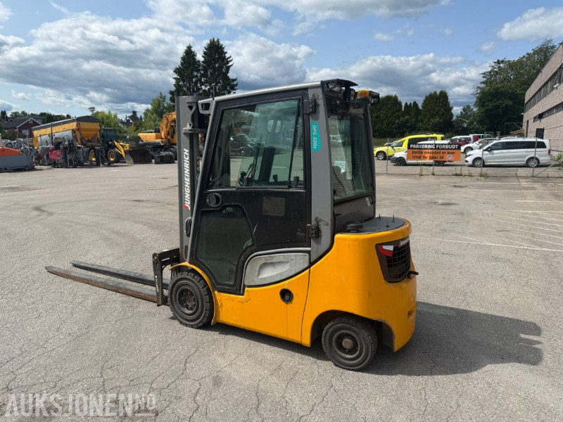 2017 Jungheinrich DFG 320S dieseldrevet motvektstruck med gaffelforlengere - Malzeme taşıma ekipmanı: fotoğraf 5 2017 Jungheinrich DFG 320S dieseldrevet motvektstruck med gaffelforlengere - Malzeme taşıma ekipmanı: fotoğraf 5