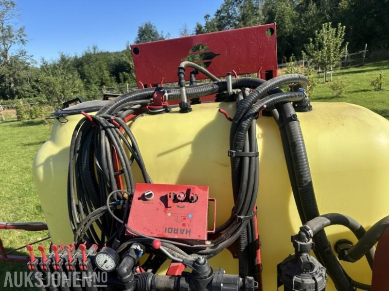 2004 Hardi 85001000 Master serial no 9262 year 2004 - Tarım araçları: fotoğraf 4 2004 Hardi 85001000 Master serial no 9262 year 2004 - Tarım araçları: fotoğraf 4