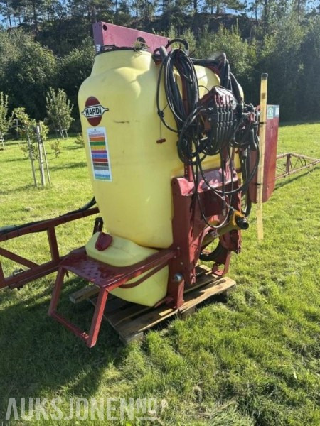 2004 Hardi 85001000 Master serial no 9262 year 2004 - Tarım araçları: fotoğraf 1 2004 Hardi 85001000 Master serial no 9262 year 2004 - Tarım araçları: fotoğraf 1