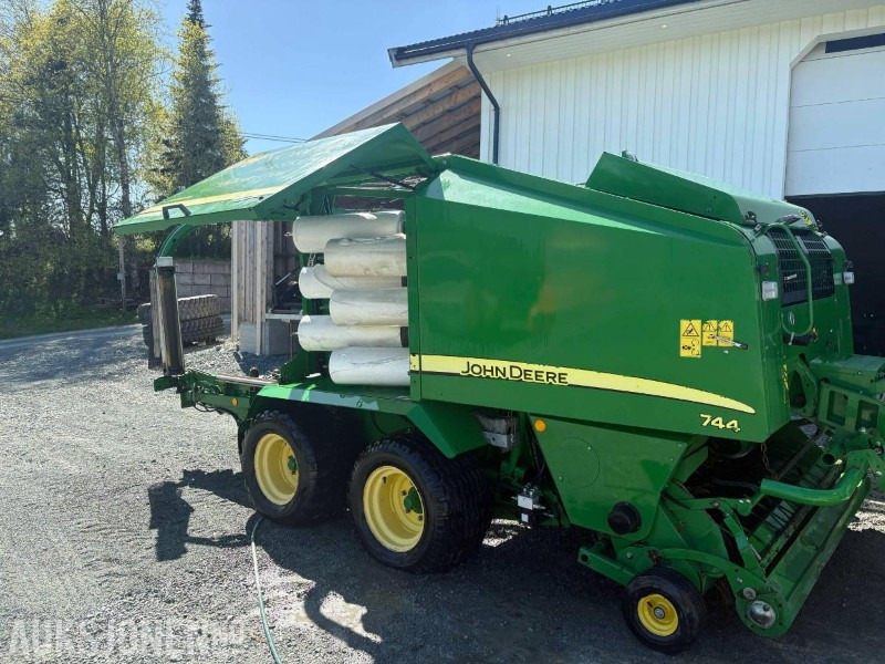 2012 Rundballepresse - John Deere 744 - Tarım araçları: fotoğraf 5 2012 Rundballepresse - John Deere 744 - Tarım araçları: fotoğraf 5