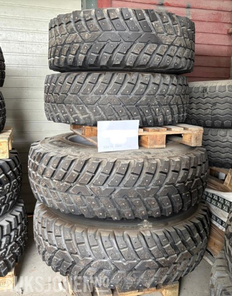 2013 Nokian Tri 2 Piggdekk med felger. - Tarım araçları: fotoğraf 1 2013 Nokian Tri 2 Piggdekk med felger. - Tarım araçları: fotoğraf 1