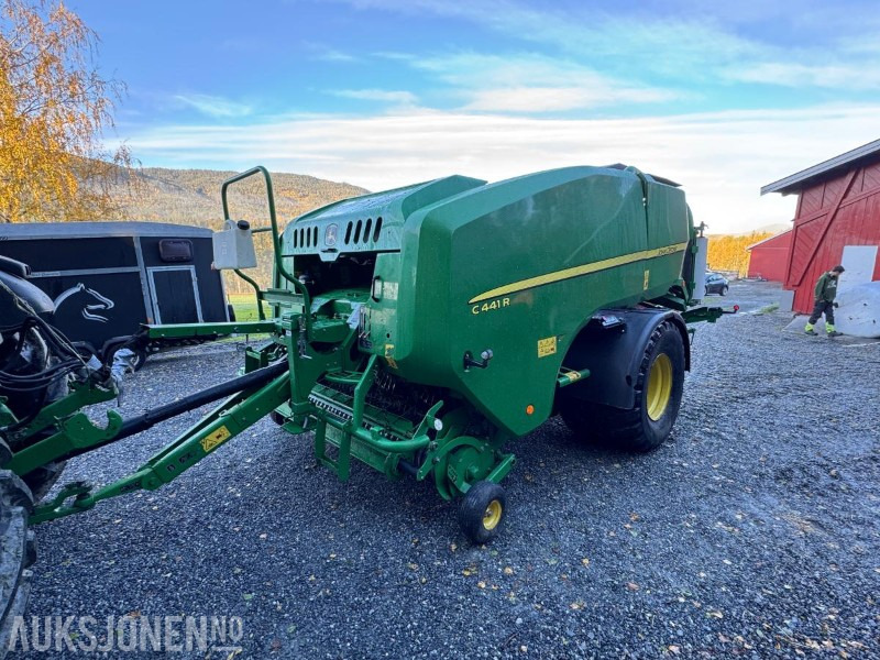 2017 John Deere C441 R kombipresse med sentralsmøring - Tarım araçları: fotoğraf 1 2017 John Deere C441 R kombipresse med sentralsmøring - Tarım araçları: fotoğraf 1