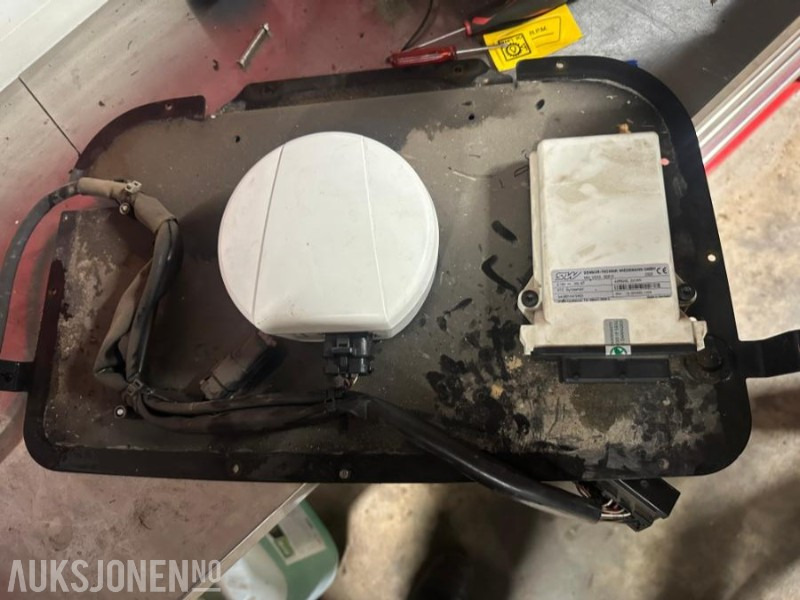 2019 Gps Valtra - GPS antenne - Stått på Valtra T234 - Tarım araçları: fotoğraf 2 2019 Gps Valtra - GPS antenne - Stått på Valtra T234 - Tarım araçları: fotoğraf 2