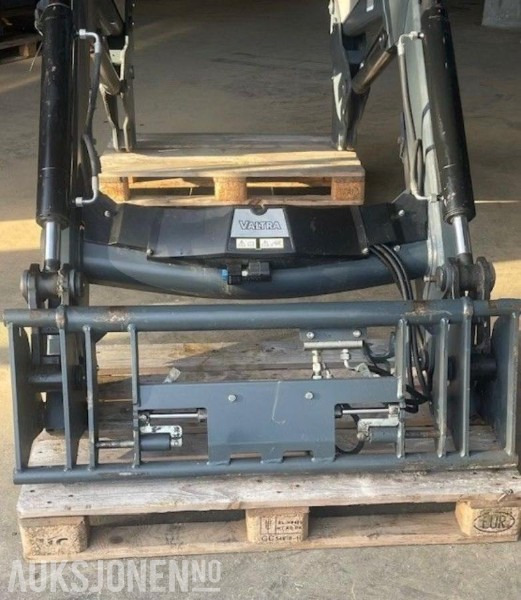 Ålø 36 komplett laster SMS/Trima/EURO feste m. hydr. redskapslås og 3. funksjon. Passer Valtra m.fl. - Tarım araçları: fotoğraf 3 Ålø 36 komplett laster SMS/Trima/EURO feste m. hydr. redskapslås og 3. funksjon. Passer Valtra m.fl. - Tarım araçları: fotoğraf 3