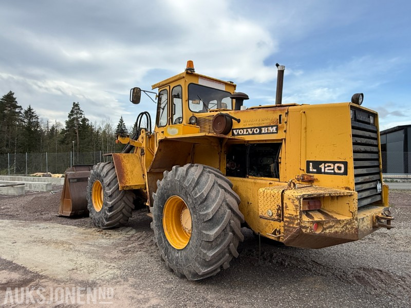 Volvo L120 Hjullaster - 4x4 - Gjerstad 2900L skuff - Nylig byttet dekk - Vekt montert - Tekerlekli yükleyici: fotoğraf 4 Volvo L120 Hjullaster - 4x4 - Gjerstad 2900L skuff - Nylig byttet dekk - Vekt montert - Tekerlekli yükleyici: fotoğraf 4