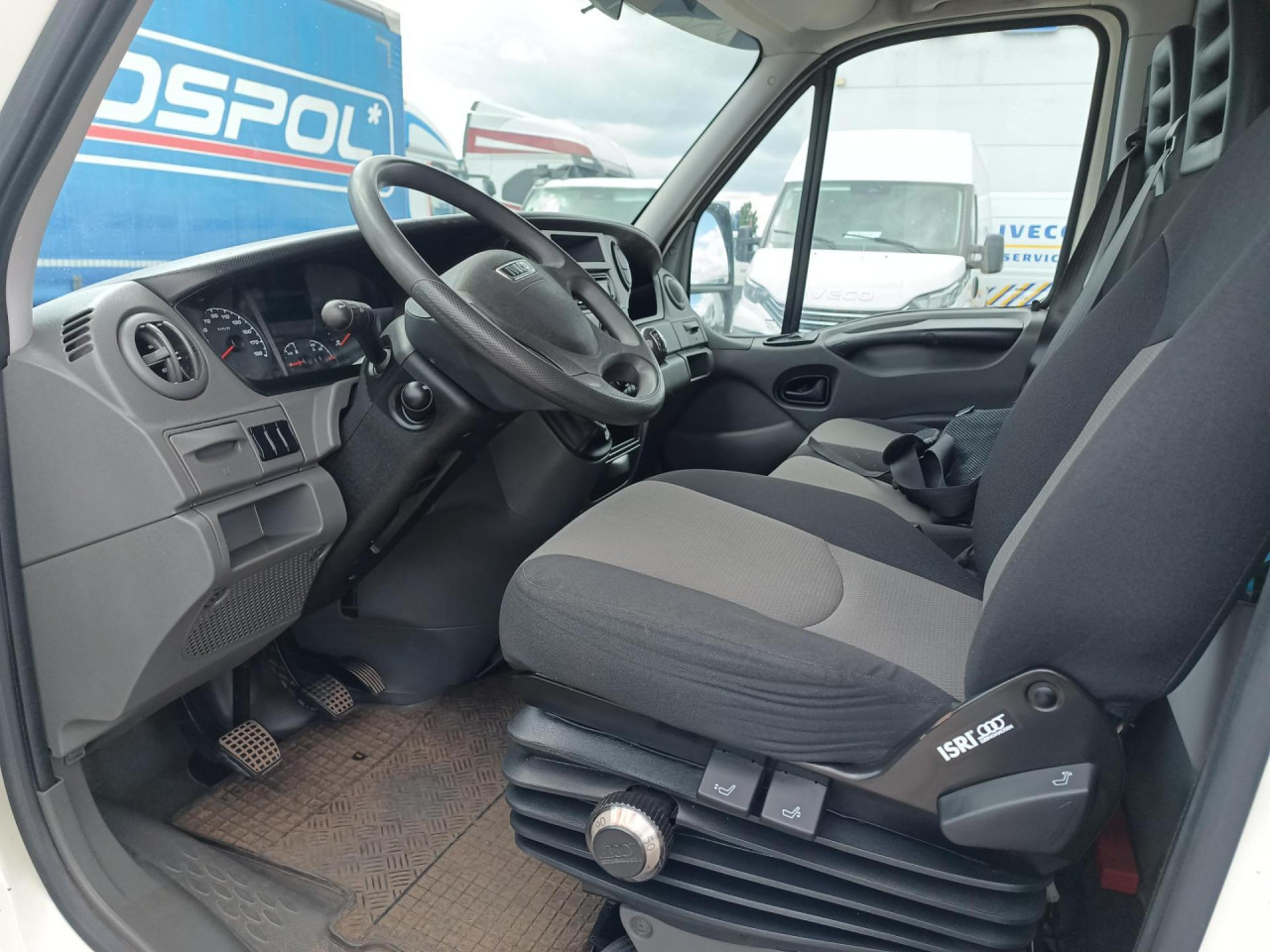 IVECO Daily 35C15 3,0l - Kapalı kasa kamyonet: fotoğraf 4 IVECO Daily 35C15 3,0l - Kapalı kasa kamyonet: fotoğraf 4