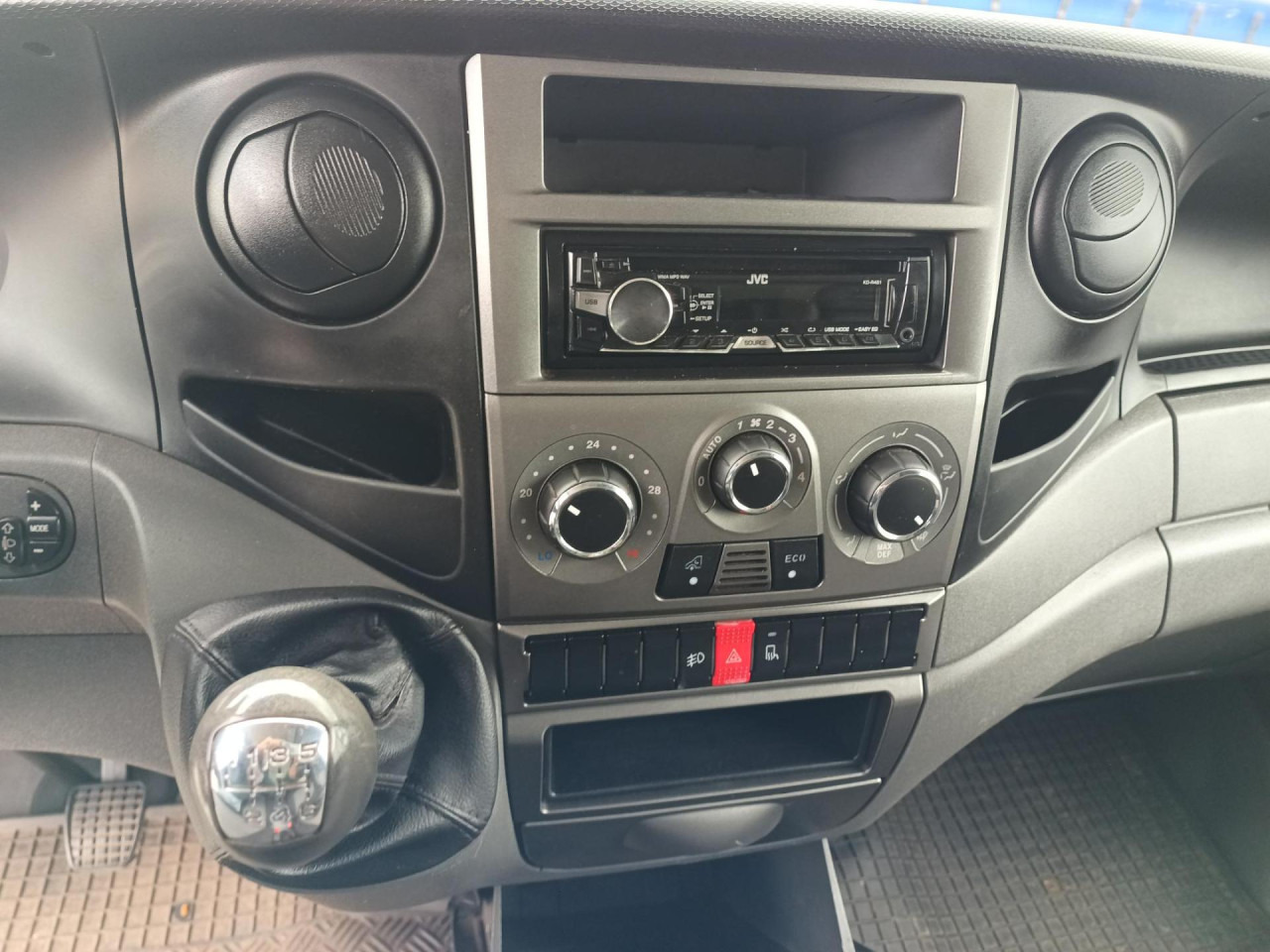 IVECO Daily 35C15 3,0l - Kapalı kasa kamyonet: fotoğraf 5 IVECO Daily 35C15 3,0l - Kapalı kasa kamyonet: fotoğraf 5