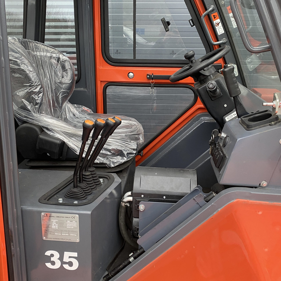 Goodsense RTD35 4WD - Arazi tipi forklift: fotoğraf 5 Goodsense RTD35 4WD - Arazi tipi forklift: fotoğraf 5