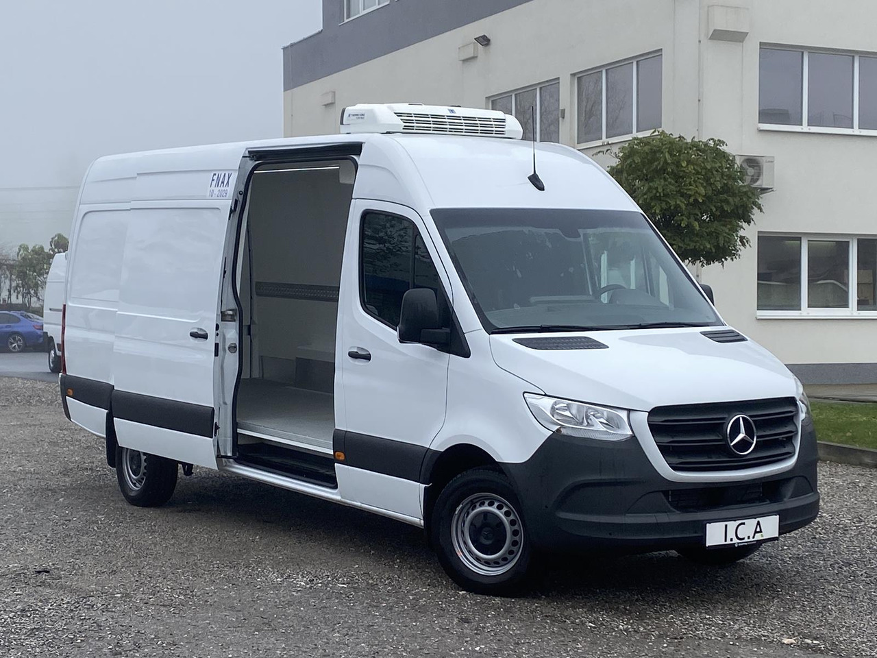 MERCEDES-BENZ SPRINTER 317 CDI L4H3 170PS AUTOMATIK FRISCHDIENST + KONVEKTA FK 3022 12-220V - Frigorifik kamyonet: fotoğraf 4 MERCEDES-BENZ SPRINTER 317 CDI L4H3 170PS AUTOMATIK FRISCHDIENST + KONVEKTA FK 3022 12-220V - Frigorifik kamyonet: fotoğraf 4