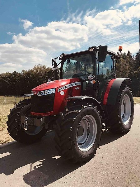 Massey Ferguson MF 5709 M Dyna-4 - Traktör: fotoğraf 1 Massey Ferguson MF 5709 M Dyna-4 - Traktör: fotoğraf 1
