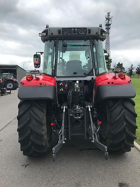 Massey Ferguson MF 5S.145 Dyna-6 "Efficient" - Traktör: fotoğraf 4 Massey Ferguson MF 5S.145 Dyna-6 "Efficient" - Traktör: fotoğraf 4