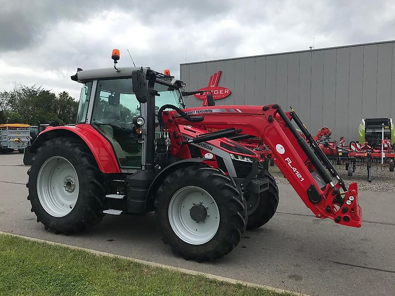 Massey Ferguson MF 5S.145 Dyna-6 "Efficient" - Traktör: fotoğraf 3 Massey Ferguson MF 5S.145 Dyna-6 "Efficient" - Traktör: fotoğraf 3