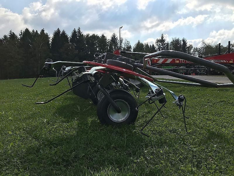 Massey Ferguson MF TD 1310 X TRC / Lotus 1250 Profi - Ot toplama tırmığı: fotoğraf 5 Massey Ferguson MF TD 1310 X TRC / Lotus 1250 Profi - Ot toplama tırmığı: fotoğraf 5