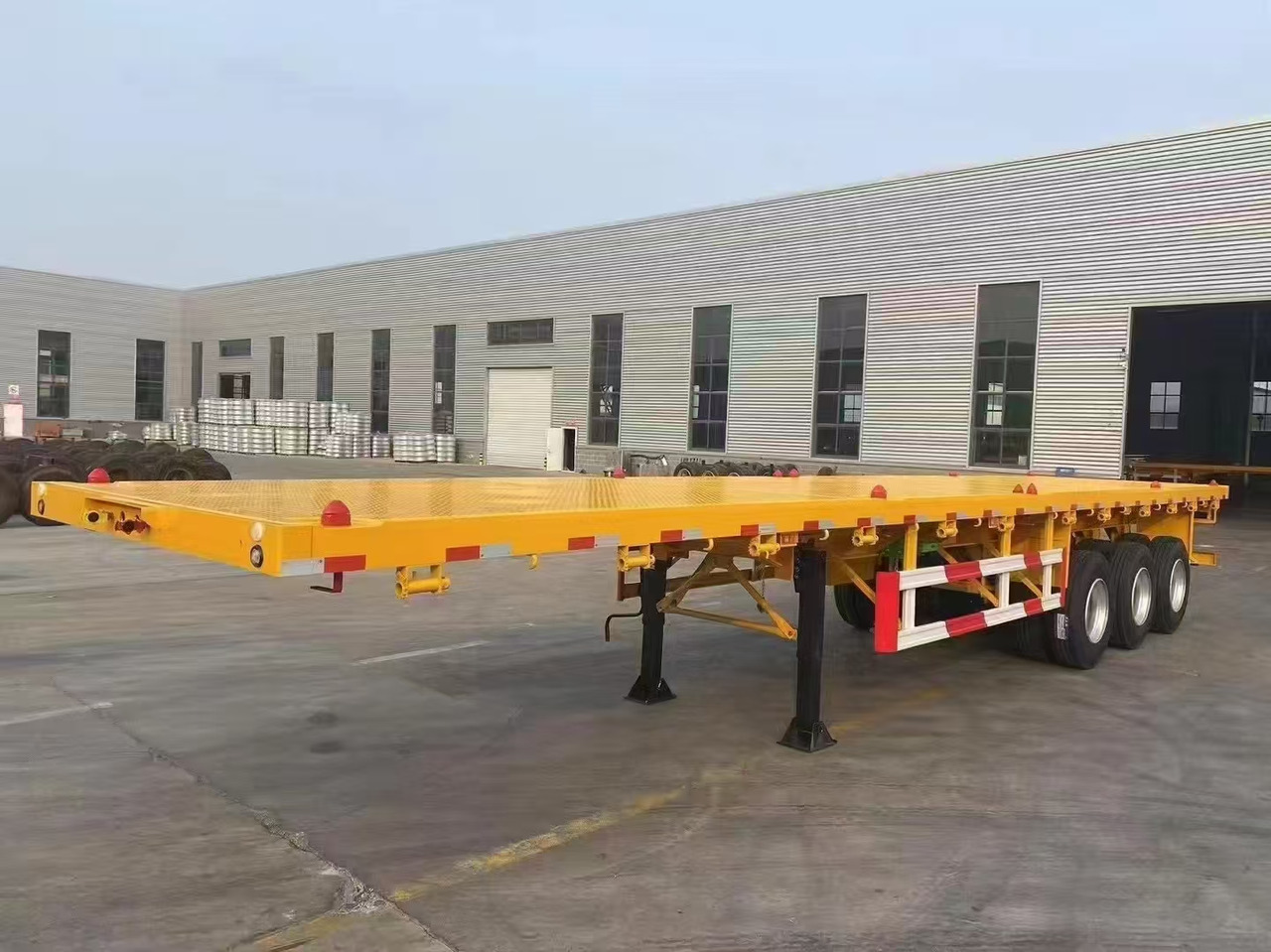 Yeni Alçak çerçeveli platform dorse ZHICHENG Semni Flat Bed Low Bed Floater with 3 Axles 4 Axles New or Used 12M 13.75M In High Quality: fotoğraf 25 Yeni Alçak çerçeveli platform dorse ZHICHENG Semni Flat Bed Low Bed Floater with 3 Axles 4 Axles New or Used 12M 13.75M In High Quality: fotoğraf 25
