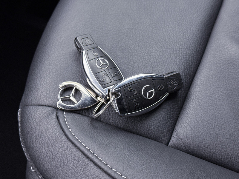 Küçük panelvan, Çift kabin kamyonet Mercedes-Benz V-Klasse 300d Lang Dubbele Cabine AMG Avantgarde Edition DC Trekhaak 360 Graden Camera Elektrische Schuifdeuren: fotoğraf 18