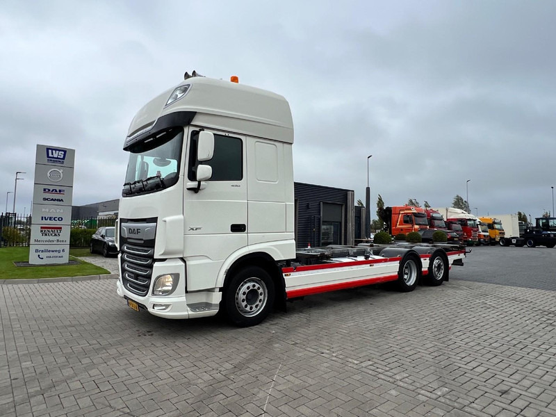 DAF XF 450 SSC 6x2 BDF - Şasi kamyon: fotoğraf 1 DAF XF 450 SSC 6x2 BDF - Şasi kamyon: fotoğraf 1