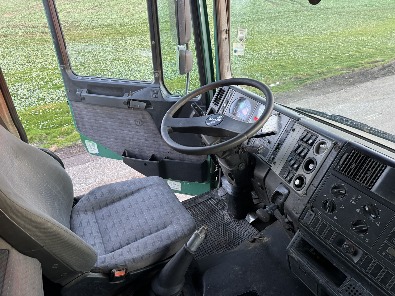 MAN 26 414 6x4 KIPPER L2000 Euro3 Manual Injection Pomp - Kamyon: fotoğraf 2 MAN 26 414 6x4 KIPPER L2000 Euro3 Manual Injection Pomp - Kamyon: fotoğraf 2