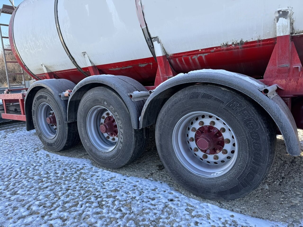 LAG cisterna 30 T - sasiu inox - inox alimentar - 1998 - Tanker dorse: fotoğraf 3 LAG cisterna 30 T - sasiu inox - inox alimentar - 1998 - Tanker dorse: fotoğraf 3