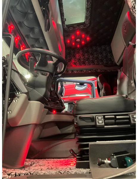 Çekici Scania R660 V8 NGS Show Truck . Speciel Interior. Air / Air suspension. Hydr. system: fotoğraf 13 Çekici Scania R660 V8 NGS Show Truck . Speciel Interior. Air / Air suspension. Hydr. system: fotoğraf 13