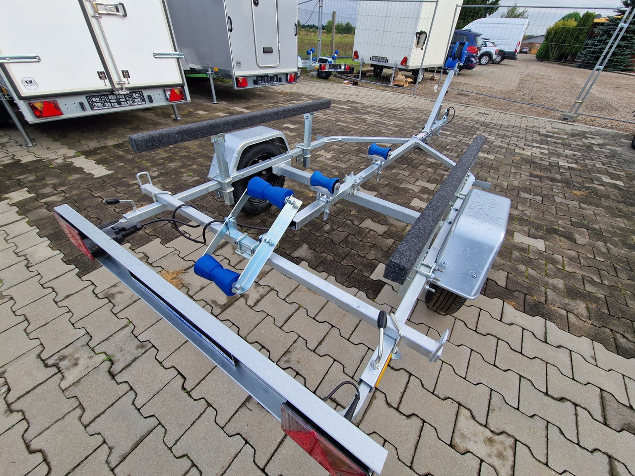 Nowa Przyczepa Podłodziowa ponton łódź 350 - 550cm Niewiadów P400 P415 - Araba taşıyıcı römork: fotoğraf 4 Nowa Przyczepa Podłodziowa ponton łódź 350 - 550cm Niewiadów P400 P415 - Araba taşıyıcı römork: fotoğraf 4