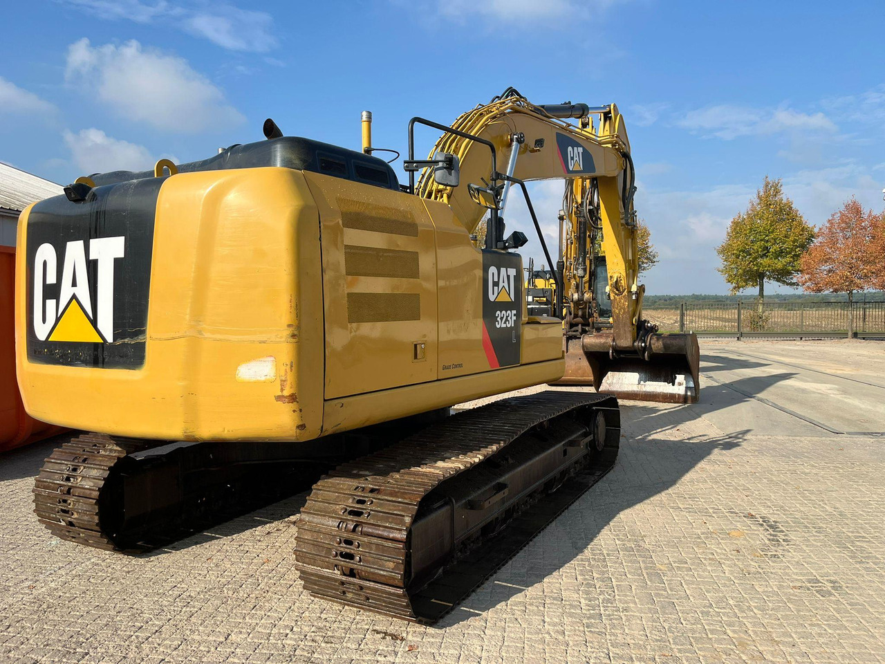 Caterpillar 323FL - Paletli ekskavatör: fotoğraf 1 Caterpillar 323FL - Paletli ekskavatör: fotoğraf 1