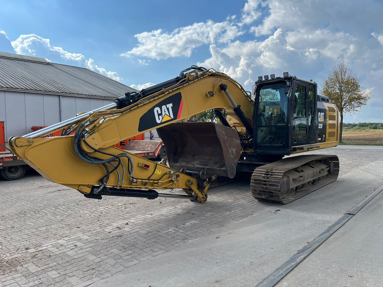 Caterpillar 323FL - Paletli ekskavatör: fotoğraf 5 Caterpillar 323FL - Paletli ekskavatör: fotoğraf 5