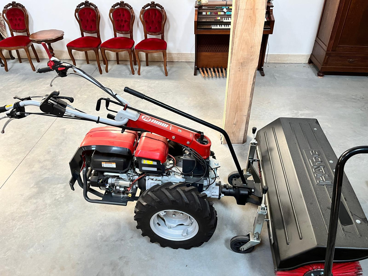 Emak mak 18 - Yer süpürme makinası: fotoğraf 1 Emak mak 18 - Yer süpürme makinası: fotoğraf 1