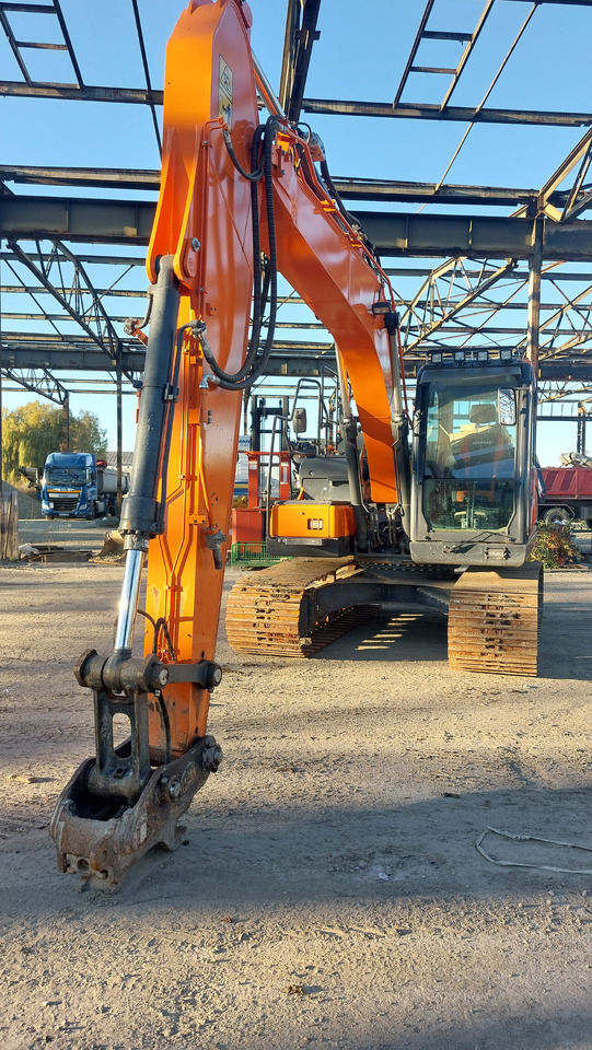 Paletli ekskavatör DOOSAN DX140LC-5: fotoğraf 6