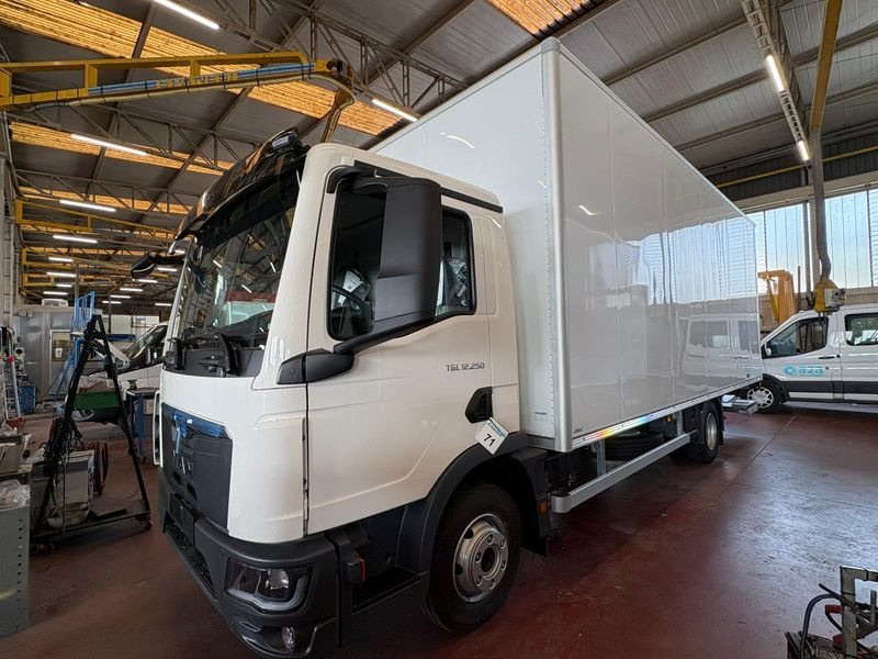 CUBO CON PEDANA 4x2 250hp MAN TGL 12.250 4x2 BL CH - Kapalı kasa kamyon: fotoğraf 1 CUBO CON PEDANA 4x2 250hp MAN TGL 12.250 4x2 BL CH - Kapalı kasa kamyon: fotoğraf 1
