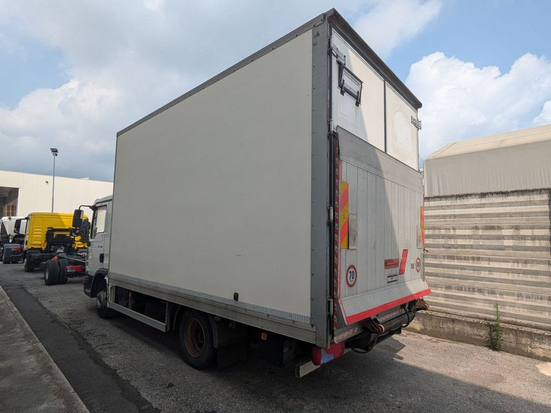 Camion cassone coibentato MAN MAN TGL 7.180 - Kapalı kasa kamyon: fotoğraf 3 Camion cassone coibentato MAN MAN TGL 7.180 - Kapalı kasa kamyon: fotoğraf 3