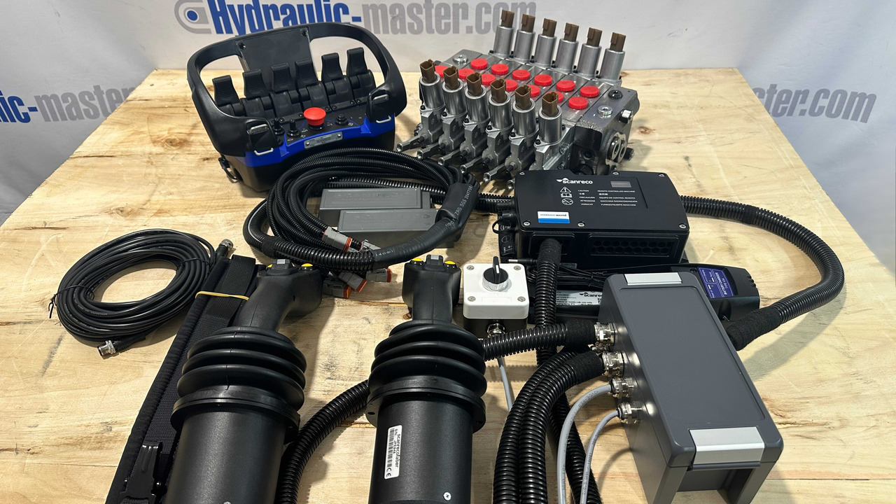 Proportional Valve Walvoil DPX100 with Control Scanreco RC400 and JP Joysticks PWM for Palfinger, Kubota, Kesla - Orman makinaları: fotoğraf 1 Proportional Valve Walvoil DPX100 with Control Scanreco RC400 and JP Joysticks PWM for Palfinger, Kubota, Kesla - Orman makinaları: fotoğraf 1