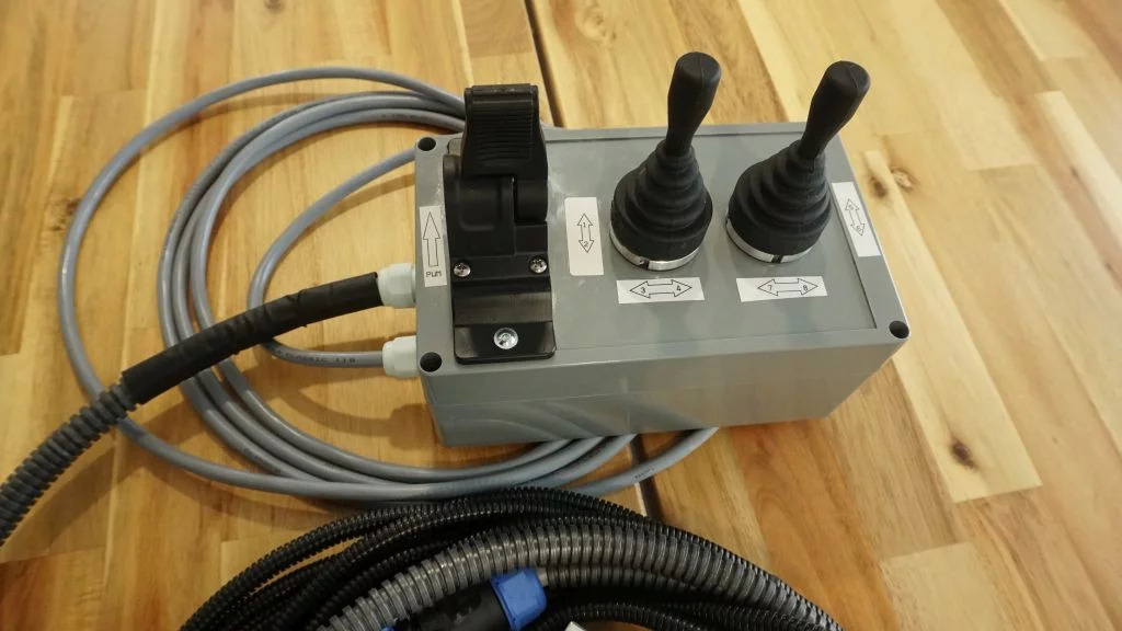Proportional control box 12V 2 joysticks + finger controller + monoblock Galtec for Palfinger, Kubota, Fassi, Hiab - Orman makinaları: fotoğraf 3 Proportional control box 12V 2 joysticks + finger controller + monoblock Galtec for Palfinger, Kubota, Fassi, Hiab - Orman makinaları: fotoğraf 3