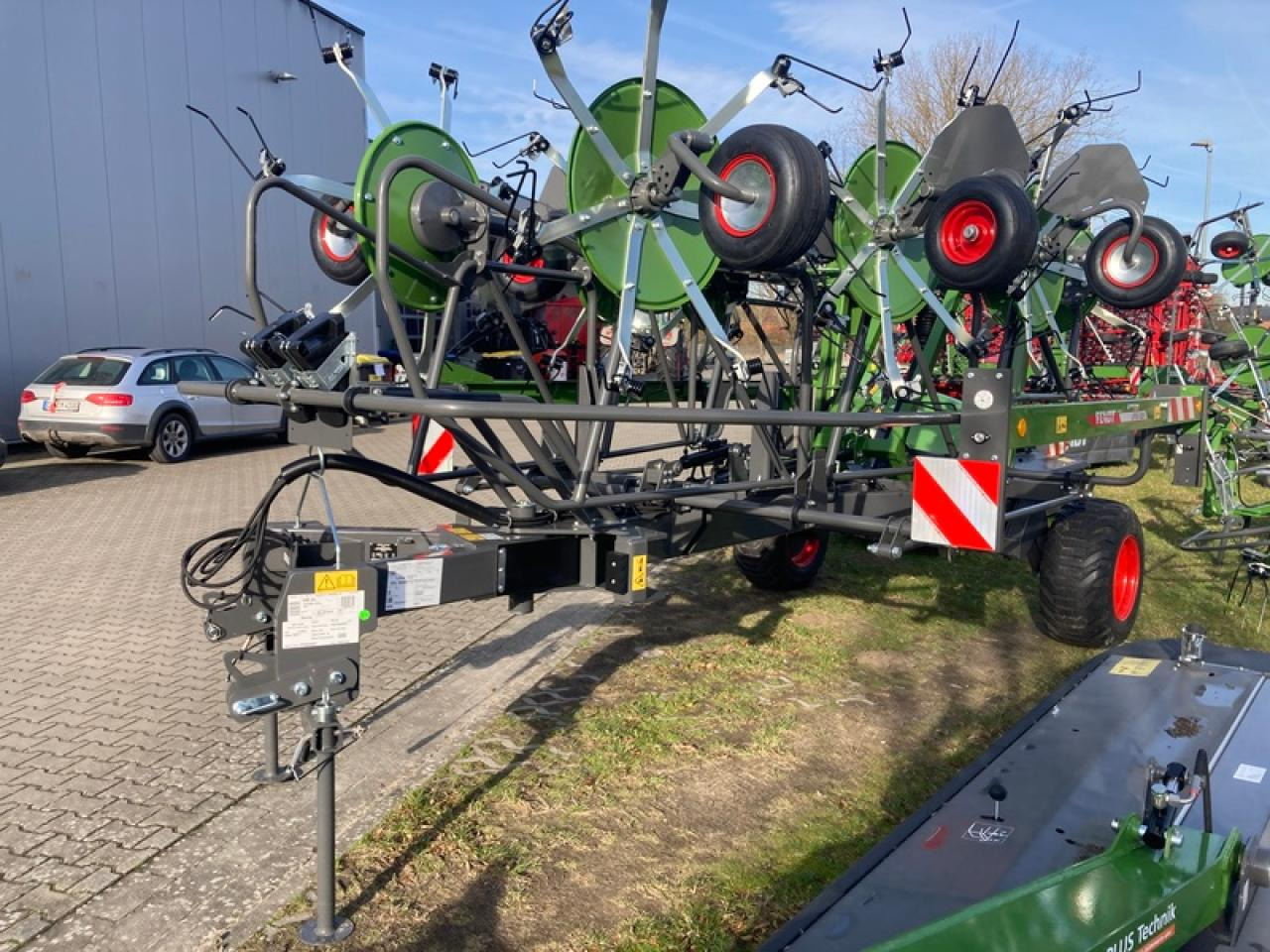 Fendt LOTUS 1020 T - Ot toplama tırmığı: fotoğraf 4 Fendt LOTUS 1020 T - Ot toplama tırmığı: fotoğraf 4