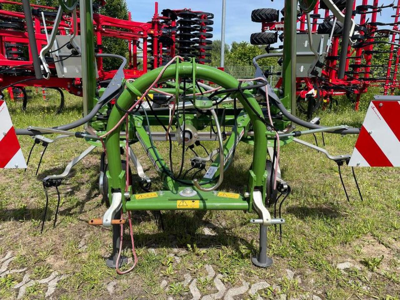 Fendt TWISTER 5204 AKTION - Ot toplama tırmığı: fotoğraf 5 Fendt TWISTER 5204 AKTION - Ot toplama tırmığı: fotoğraf 5