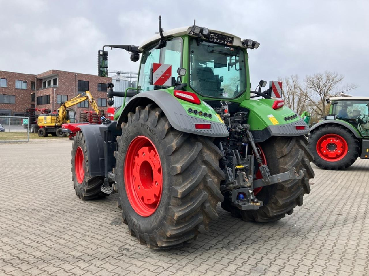 Fendt VARIO 728 GEN 7//RTK//VARIO GRIP - Traktör: fotoğraf 3 Fendt VARIO 728 GEN 7//RTK//VARIO GRIP - Traktör: fotoğraf 3