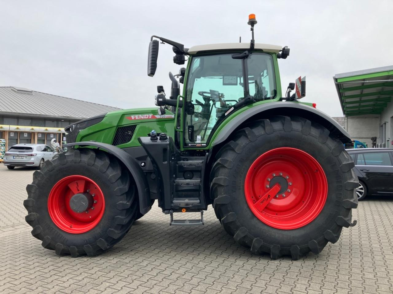 Fendt VARIO 728 POWER PLUS SET 2 - Traktör: fotoğraf 2 Fendt VARIO 728 POWER PLUS SET 2 - Traktör: fotoğraf 2