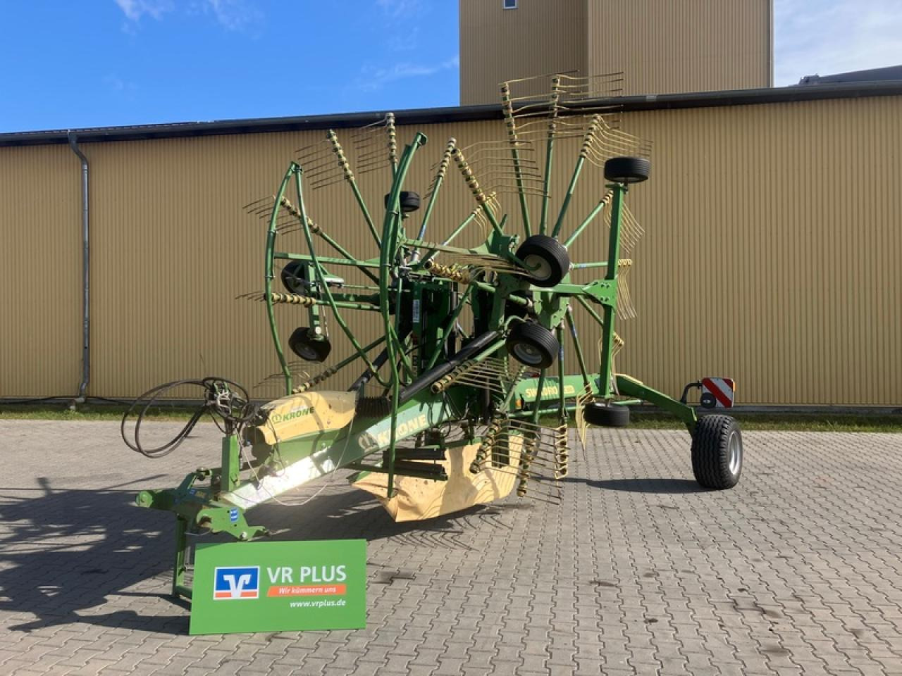 Krone TC880 - Ot toplama tırmığı: fotoğraf 1 Krone TC880 - Ot toplama tırmığı: fotoğraf 1