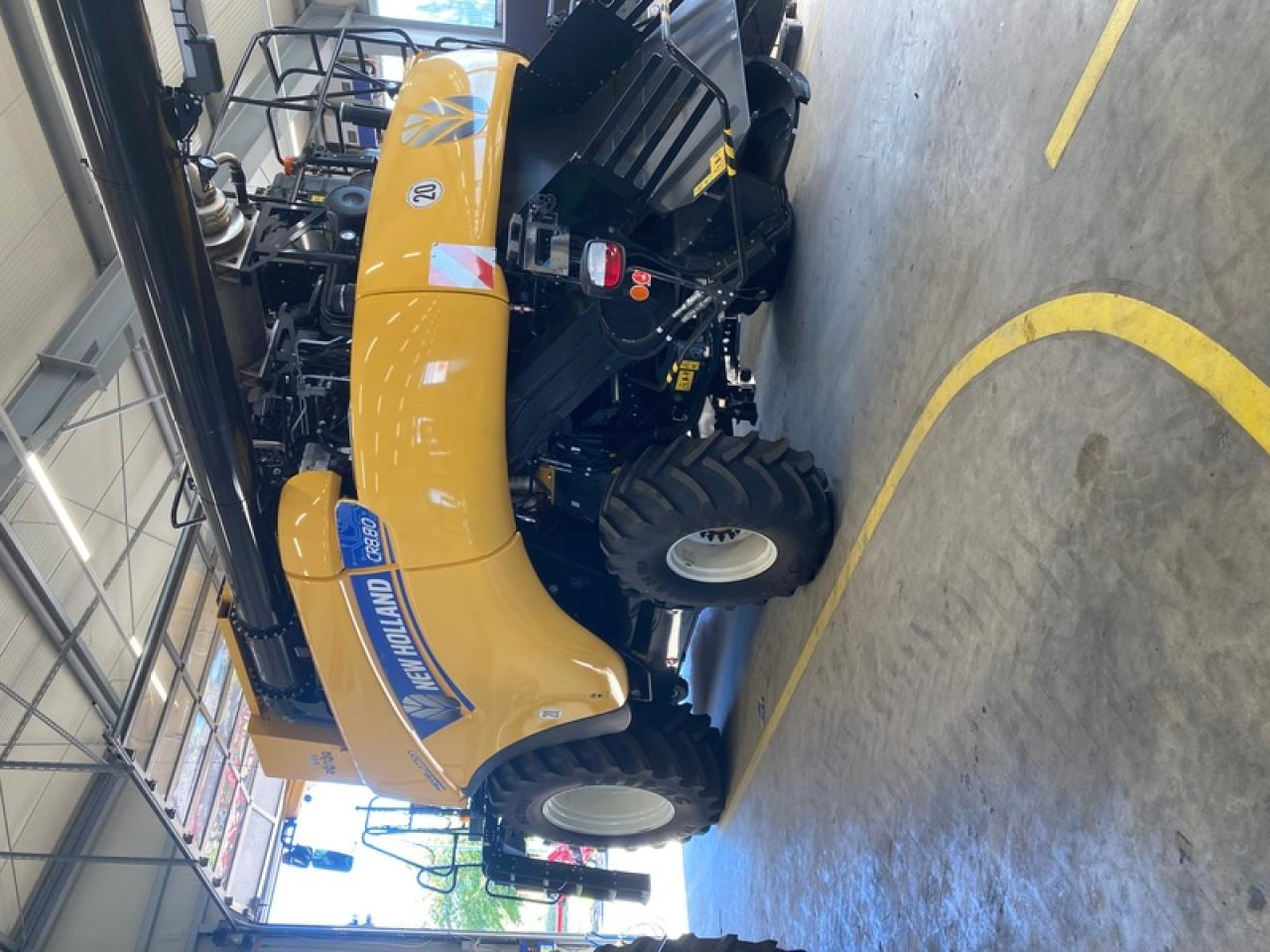 New Holland CR 8.80 + 10,75 VARIFED + SWW - Biçerdöver: fotoğraf 2 New Holland CR 8.80 + 10,75 VARIFED + SWW - Biçerdöver: fotoğraf 2