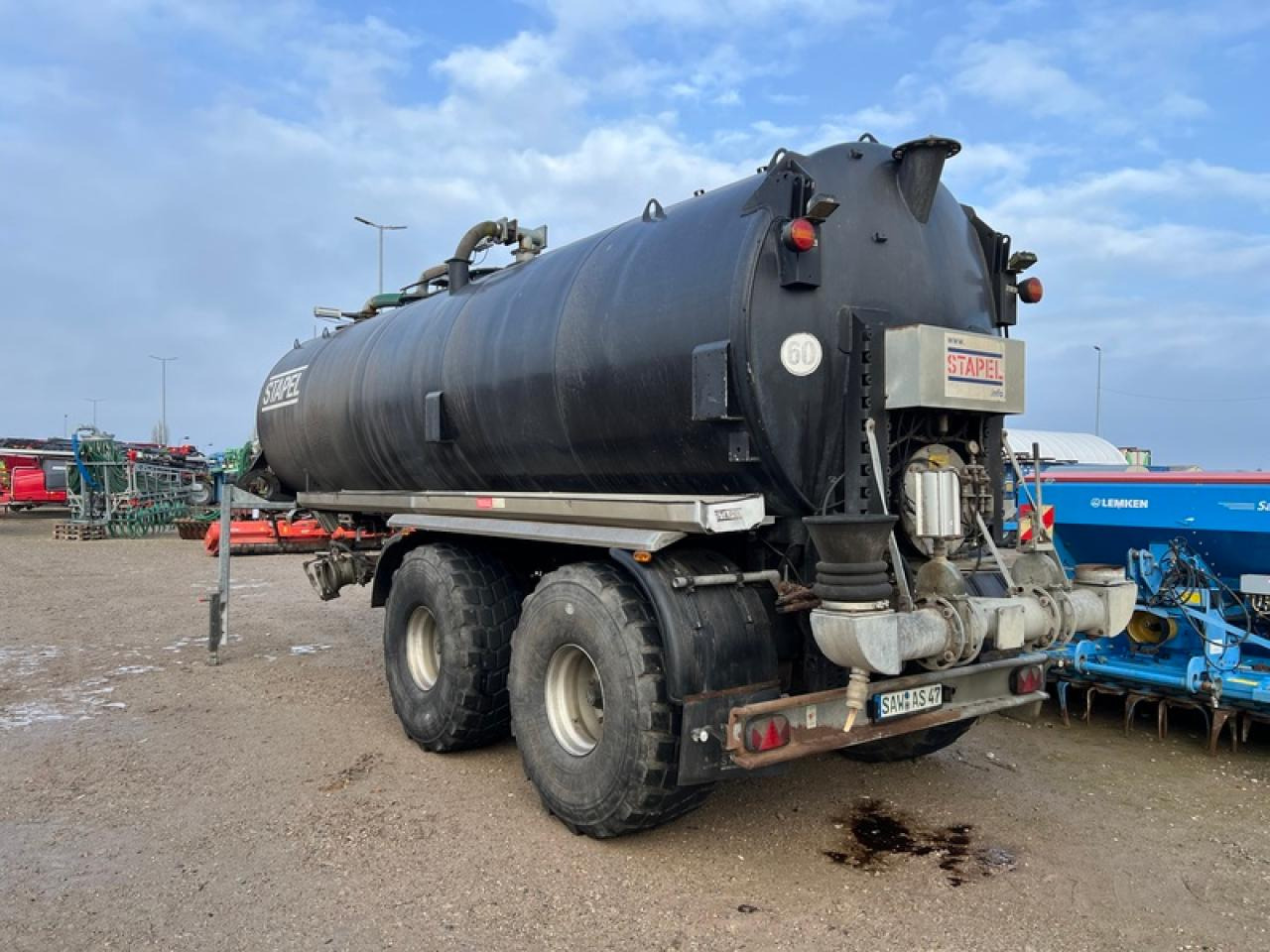SATTELTANKAUFLIEGER STAPEL SAP 26 - Gübreleme makinesi: fotoğraf 2 SATTELTANKAUFLIEGER STAPEL SAP 26 - Gübreleme makinesi: fotoğraf 2