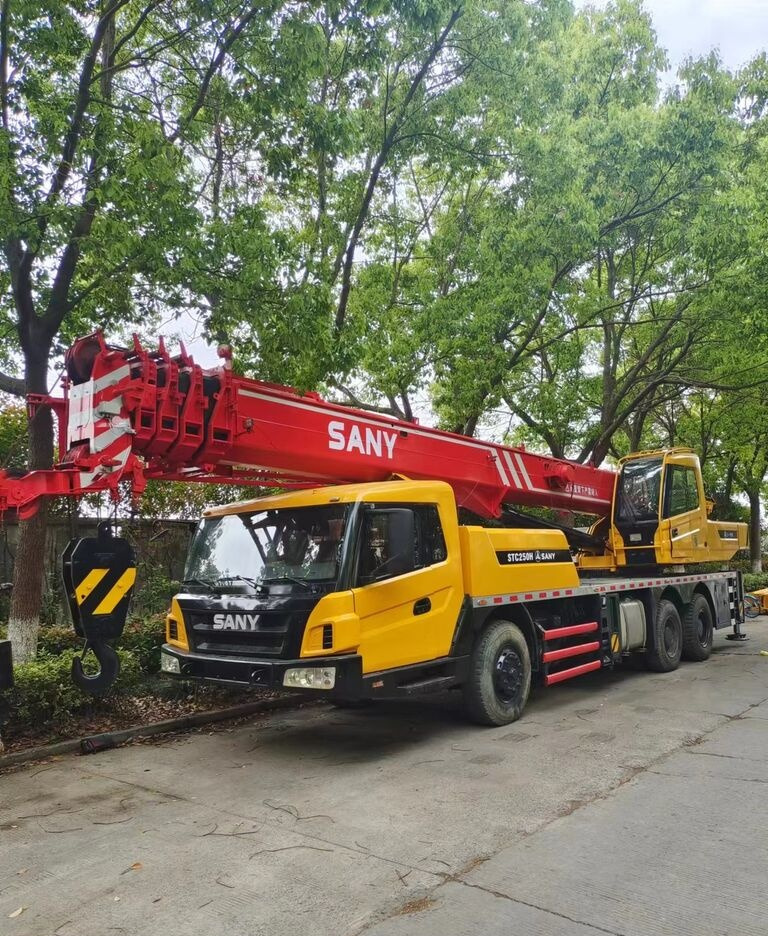 Sany STC250H - Mobil vinç: fotoğraf 3 Sany STC250H - Mobil vinç: fotoğraf 3