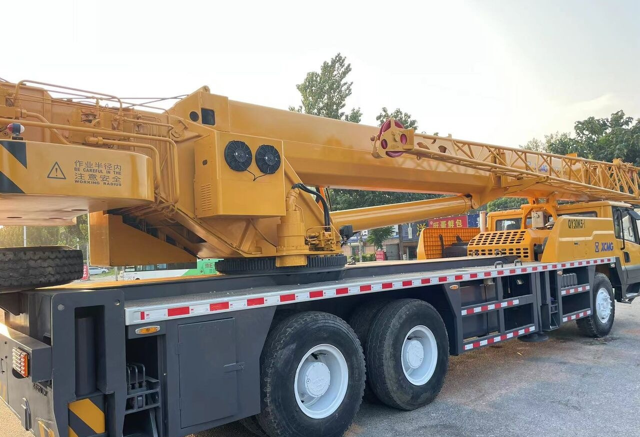 XCMG QY30K5-1 - Mobil vinç: fotoğraf 3 XCMG QY30K5-1 - Mobil vinç: fotoğraf 3