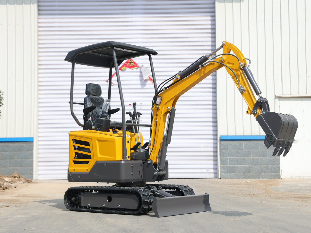 CHINA Mini digger 1.5 ton excavator - Mini ekskavatör: fotoğraf 1 CHINA Mini digger 1.5 ton excavator - Mini ekskavatör: fotoğraf 1