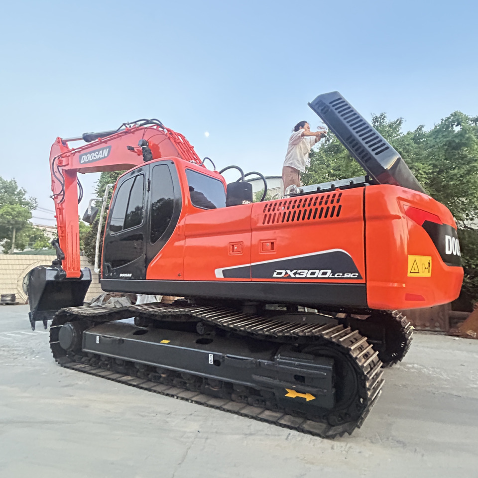 Doosan DX300LC Crawler Excavator - Paletli ekskavatör: fotoğraf 3 Doosan DX300LC Crawler Excavator - Paletli ekskavatör: fotoğraf 3