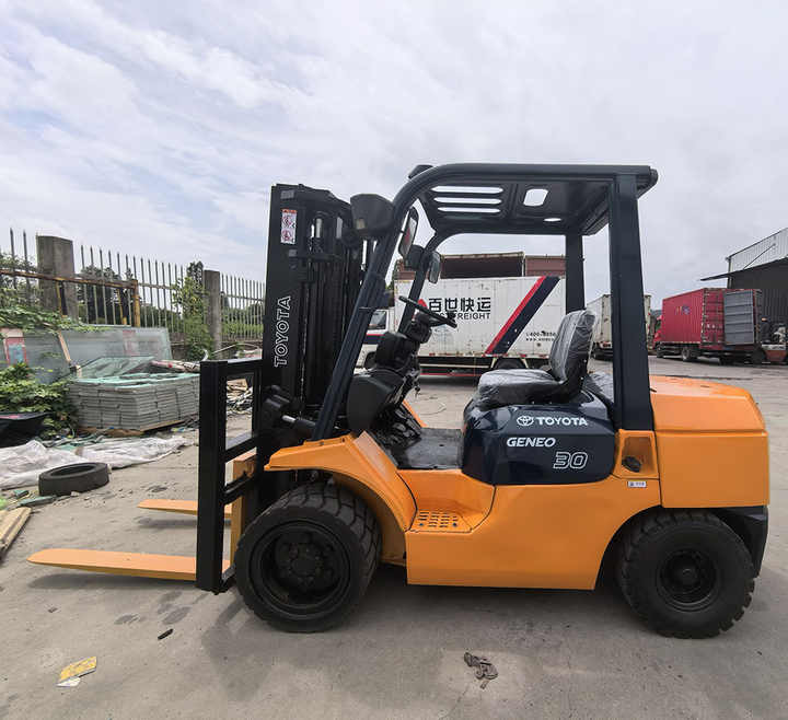 Original japanese second hand TOYOTA FD30 diesel forklift with good condition used Toyota FD30 forklift for sale in china - Dizel forklift: fotoğraf 2 Original japanese second hand TOYOTA FD30 diesel forklift with good condition used Toyota FD30 forklift for sale in china - Dizel forklift: fotoğraf 2